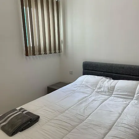 Lovely Three Bedroom Penthouse Apartament San Ġwann